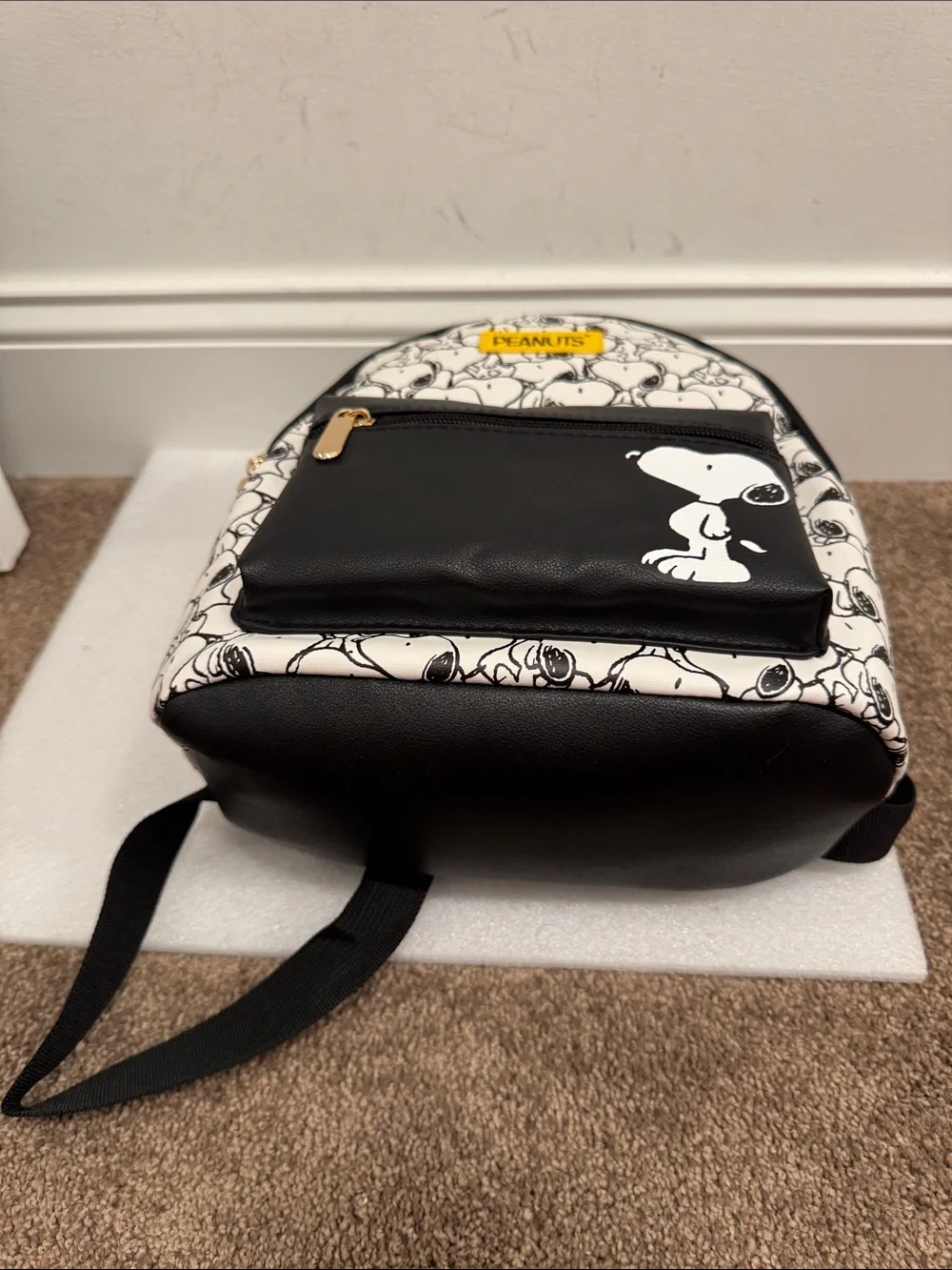 Peanuts snoopy Bioworld mini backpack NWT